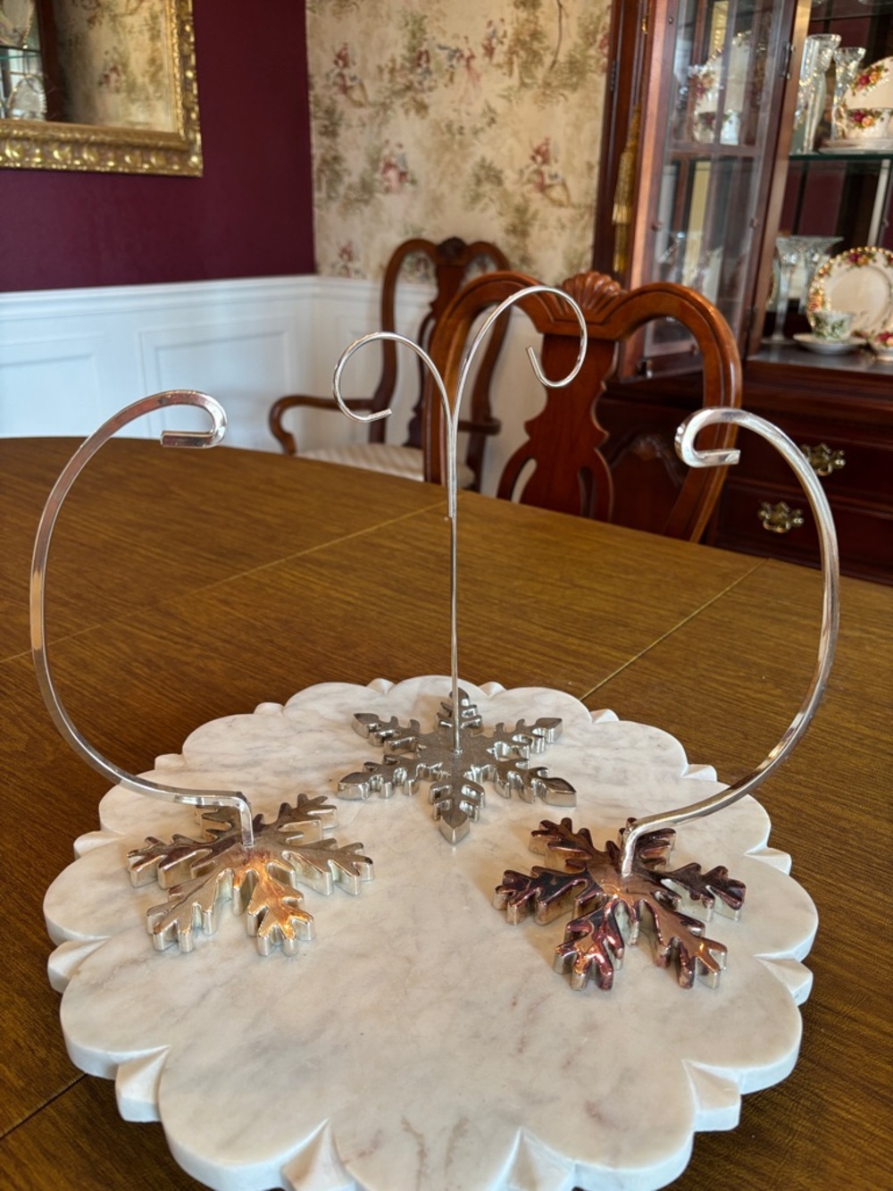 3 Decorative Snowflake Ornament Stands in Silver